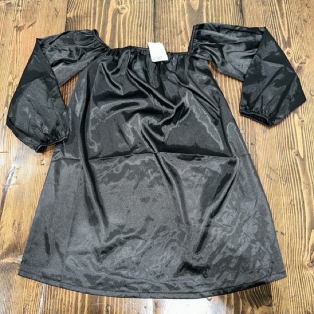 H&M Shimmering Black Skirt